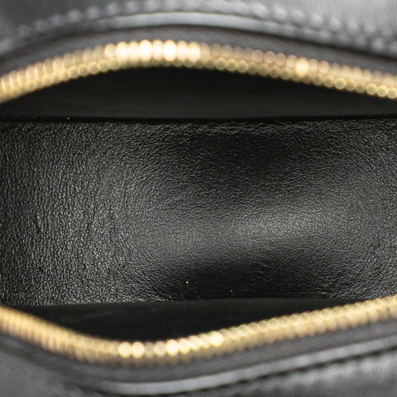 Celine Small Calfskin Cuir Triomphe Oval Crossbody Zwart