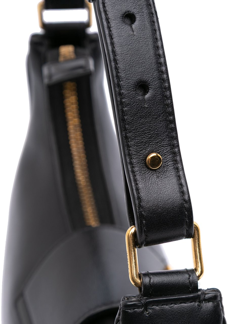 Celine Medium Calfskin Triomphe Ava Shoulder Bag Zwart