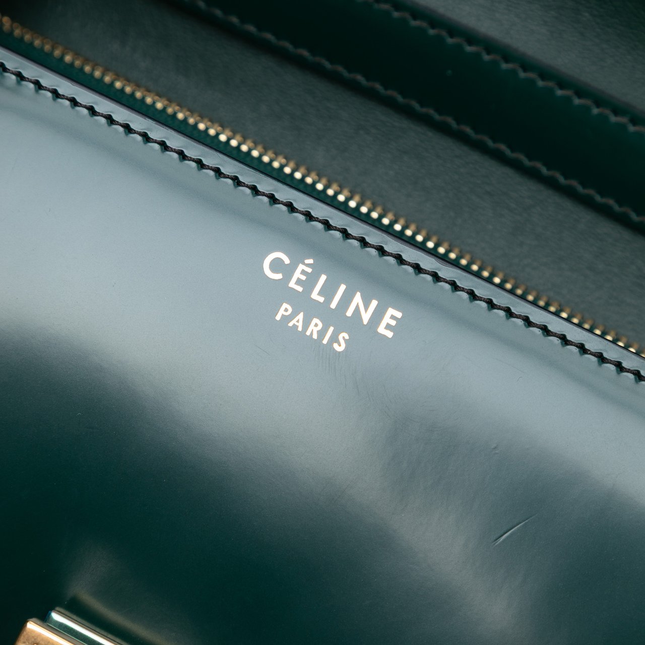 Celine Medium Patent Classic Box Groen