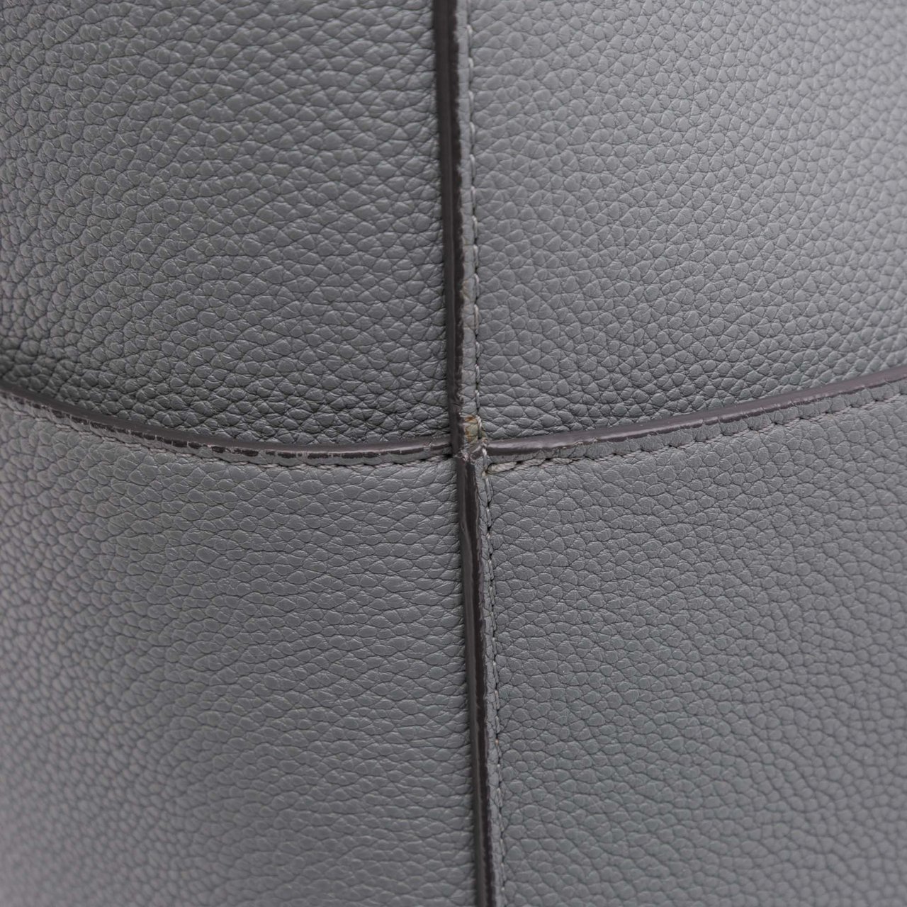 Celine Medium Leather Seau Sangle Bucket Bag Grijs