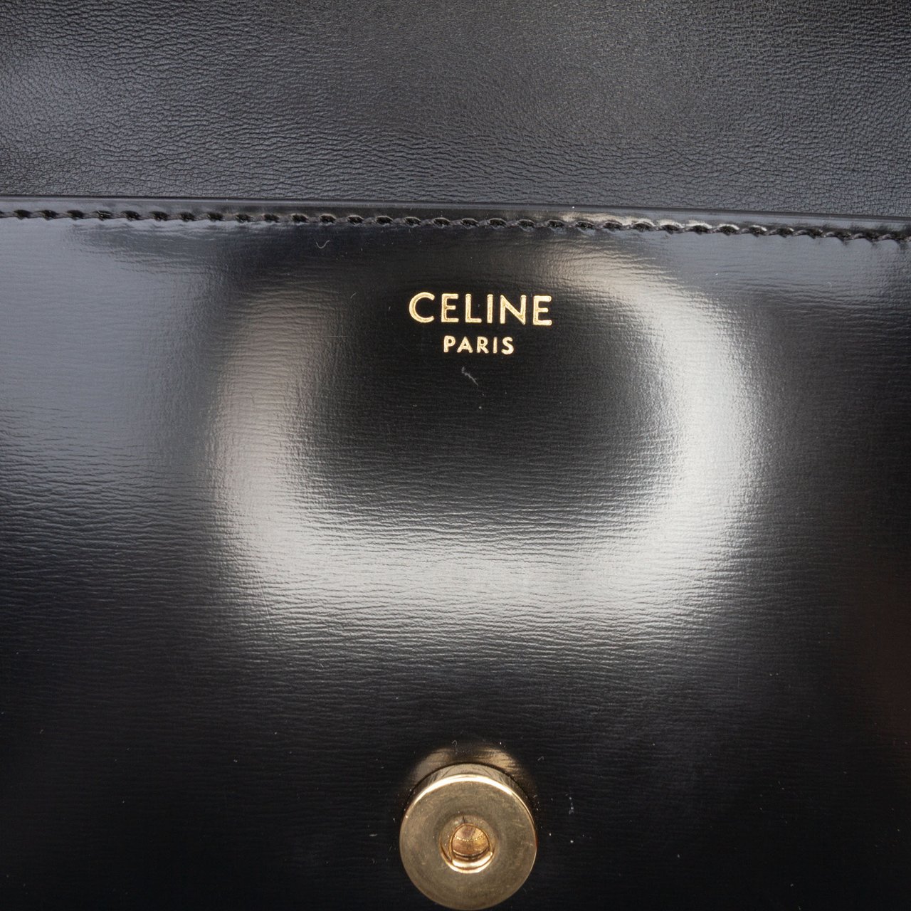 Celine Smooth Calfskin Cuir Triomphe Chain Shoulder Bag Zwart