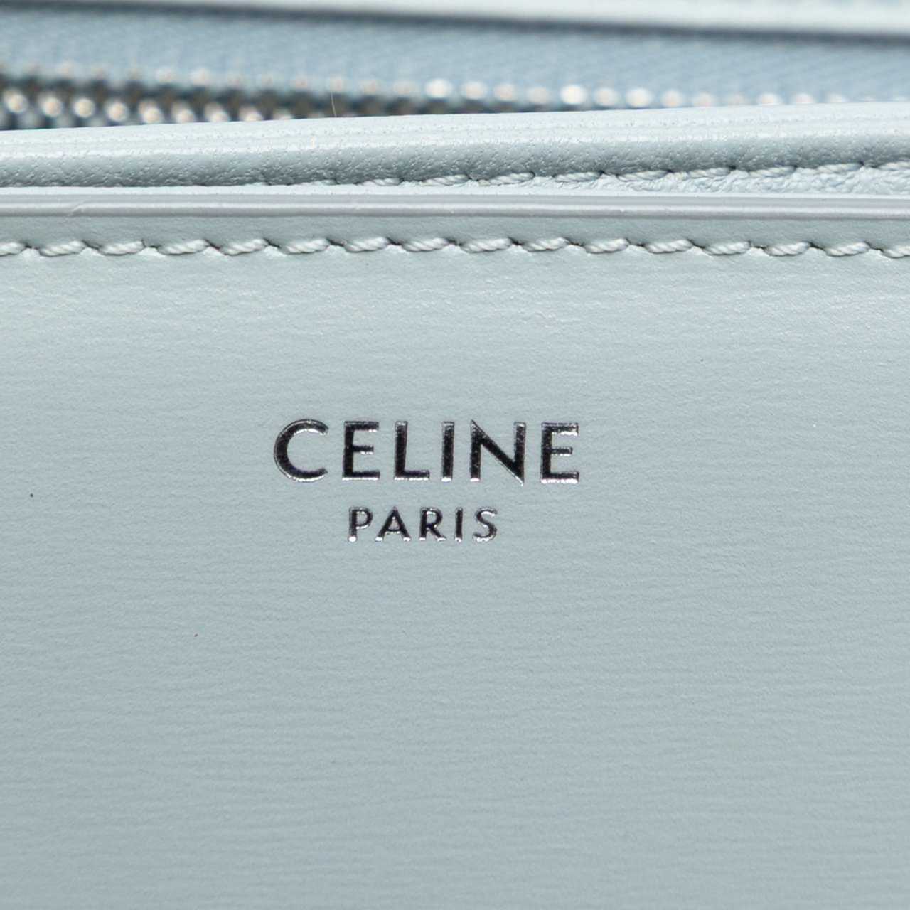 Celine Classique Shiny Calfskin Triomphe Crossbody Blauw