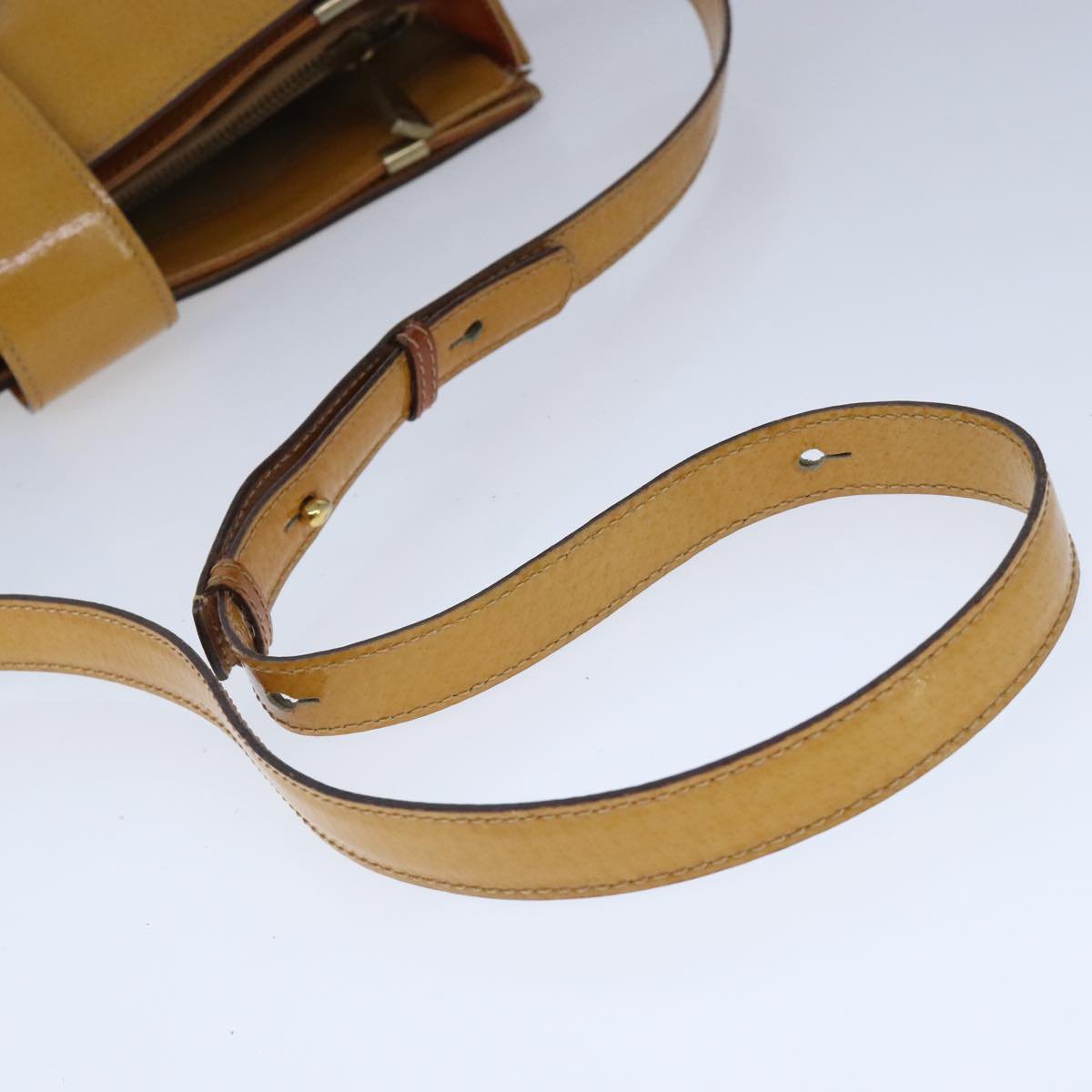 Celine Shoulder bag circle logo Patent leather medium Divers