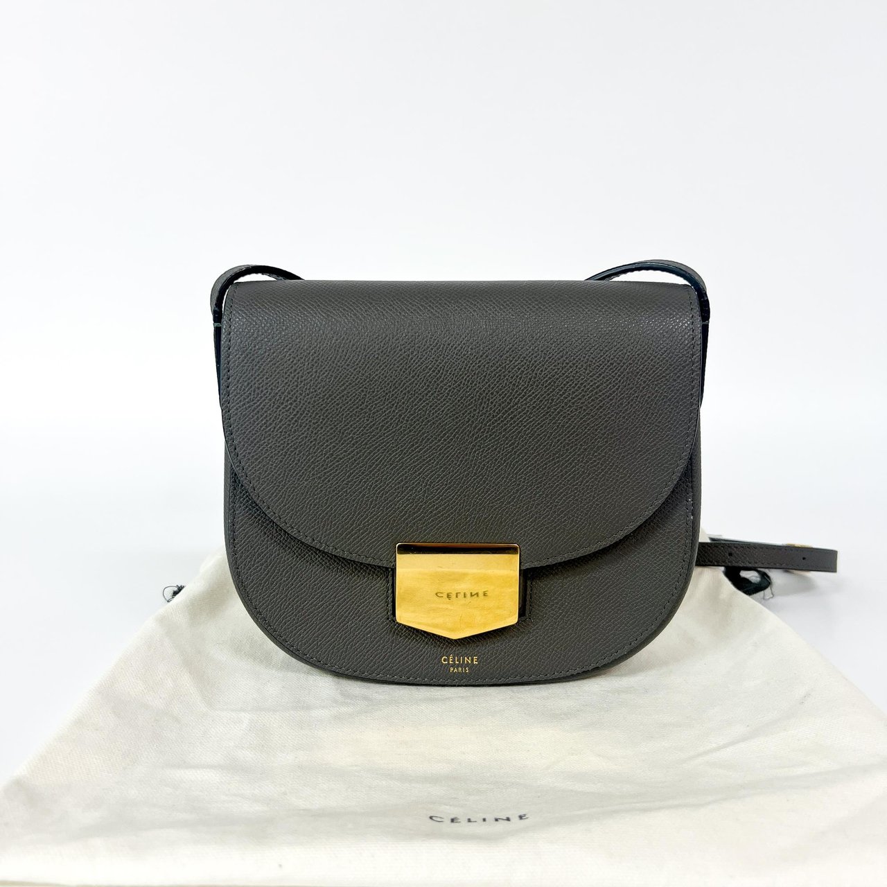 Celine Celine Trotteur Crossbody Bag Grainy Leather Small Grijs