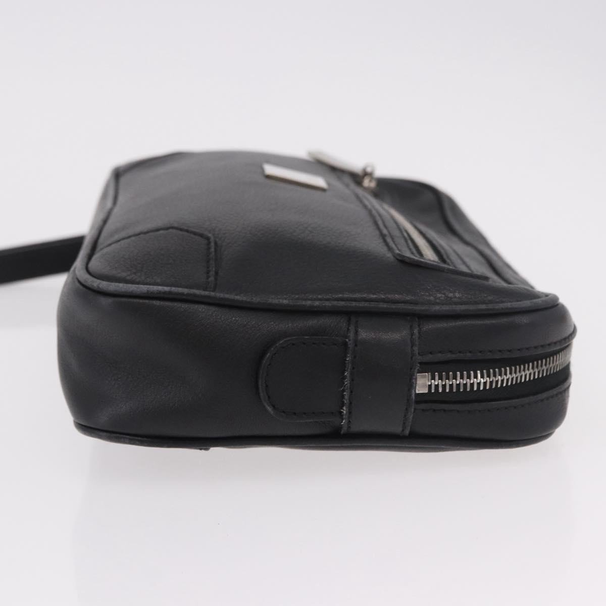 Celine Vintage Zip Wristlet Clutch Leather Zwart