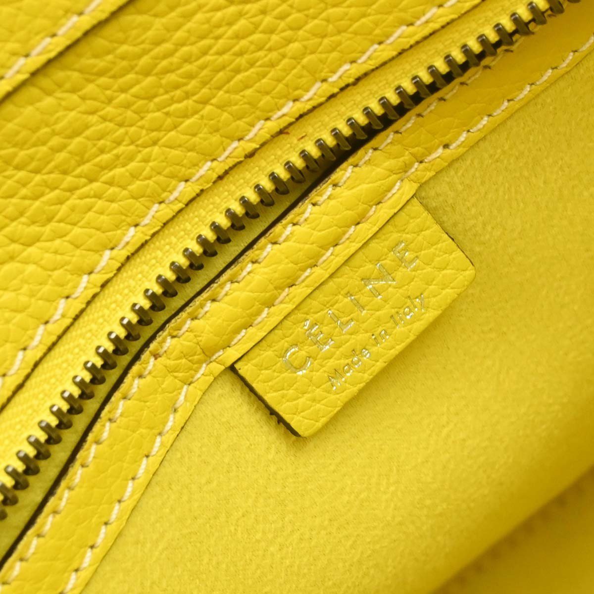 Celine Luggage Grainy Leather Nano Geel
