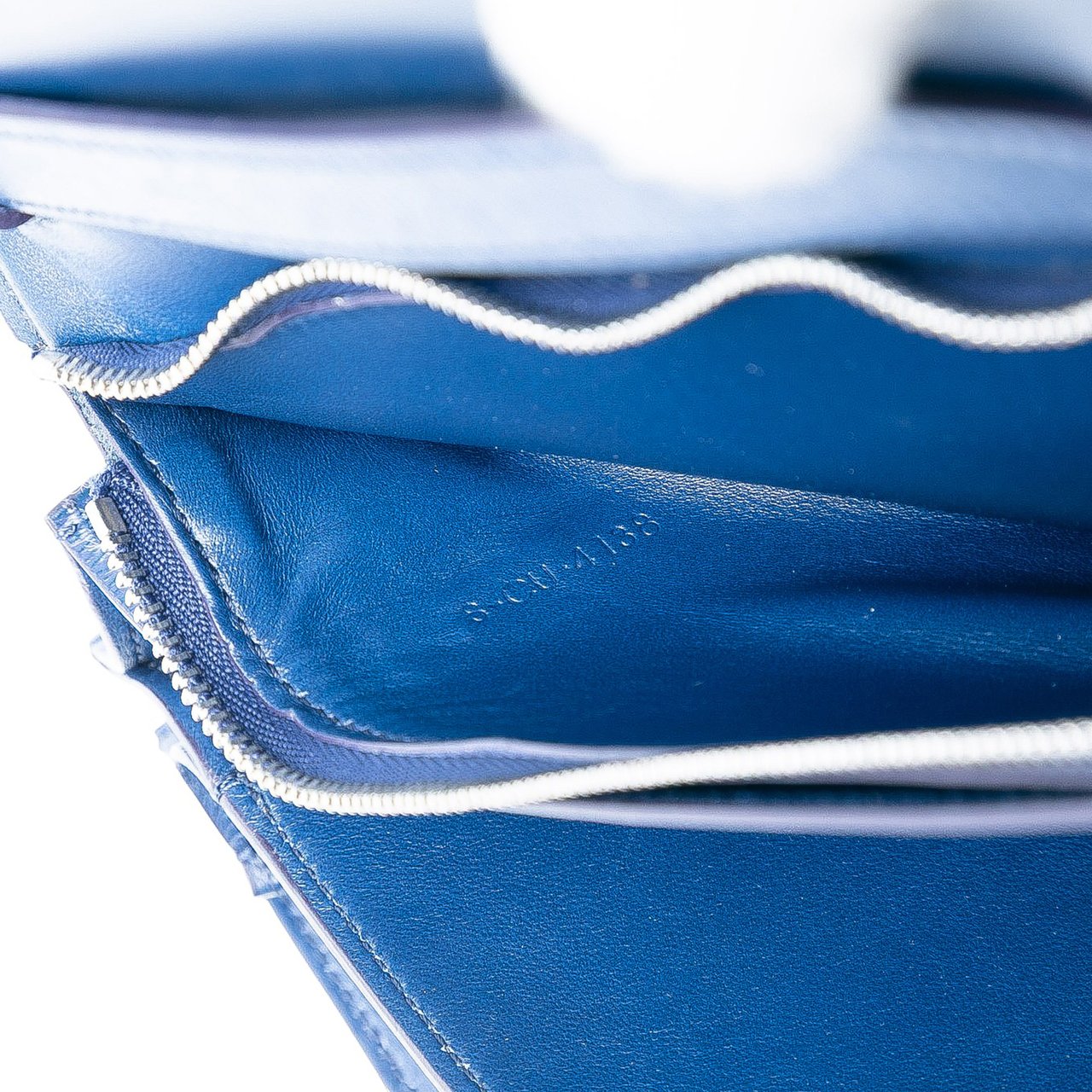 Celine Medium Calfskin Classic Box Blauw