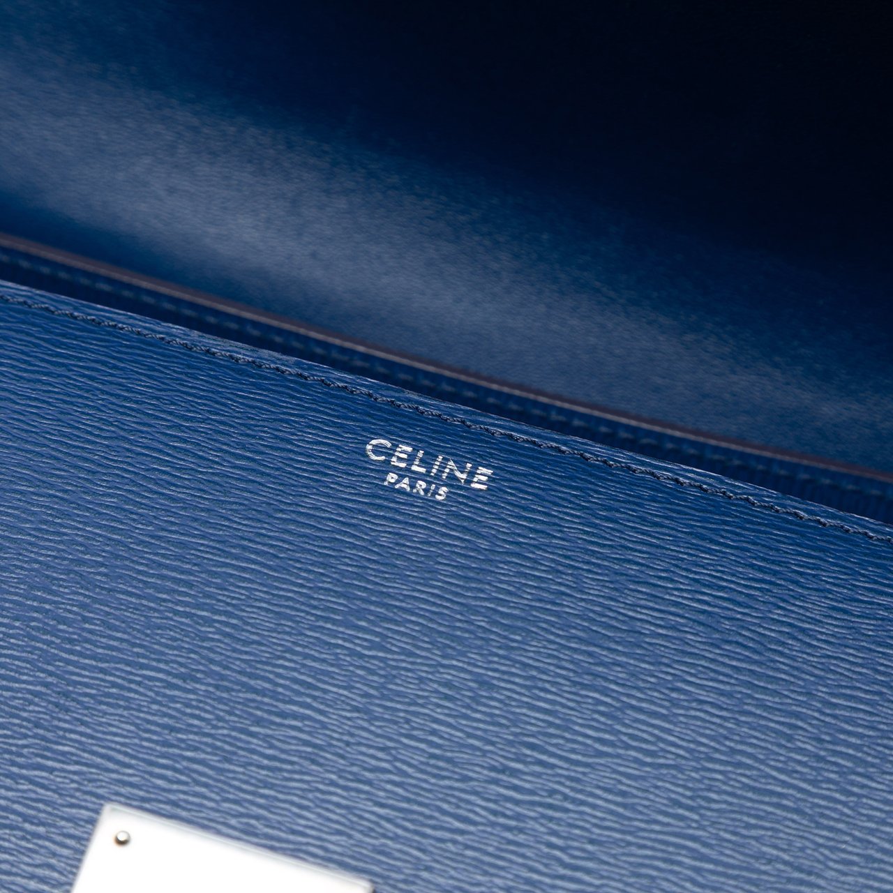 Celine Medium Calfskin Classic Box Blauw