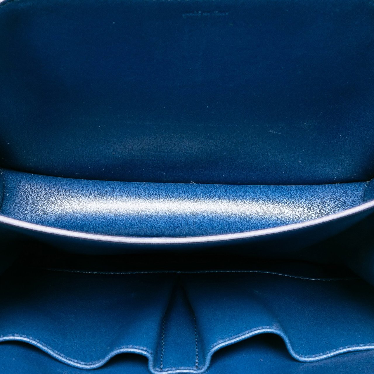 Celine Medium Calfskin Classic Box Blauw