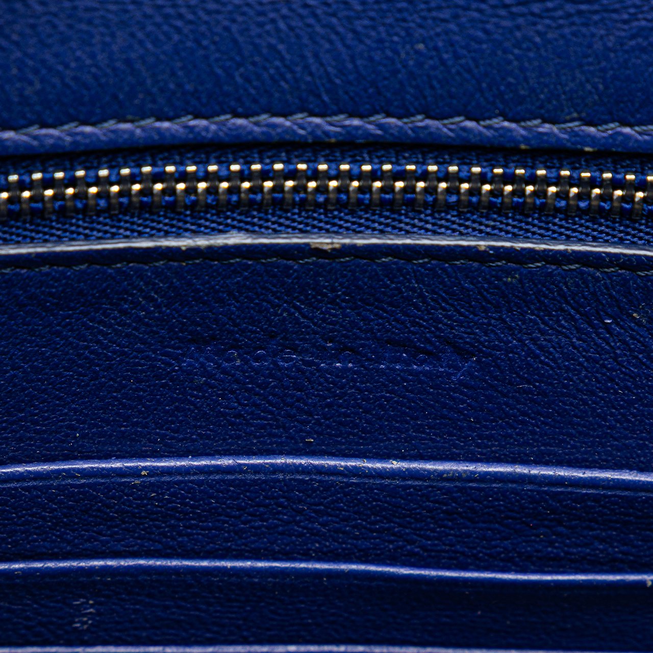 Celine Small Goatskin Trotteur Crossbody Blauw