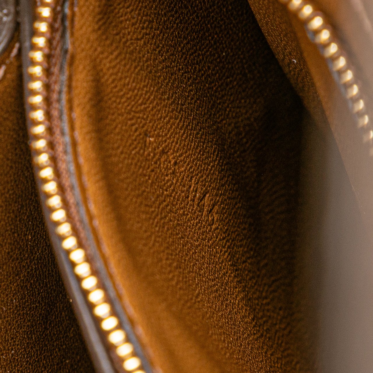 Celine Medium Calfskin Classic Box Bruin