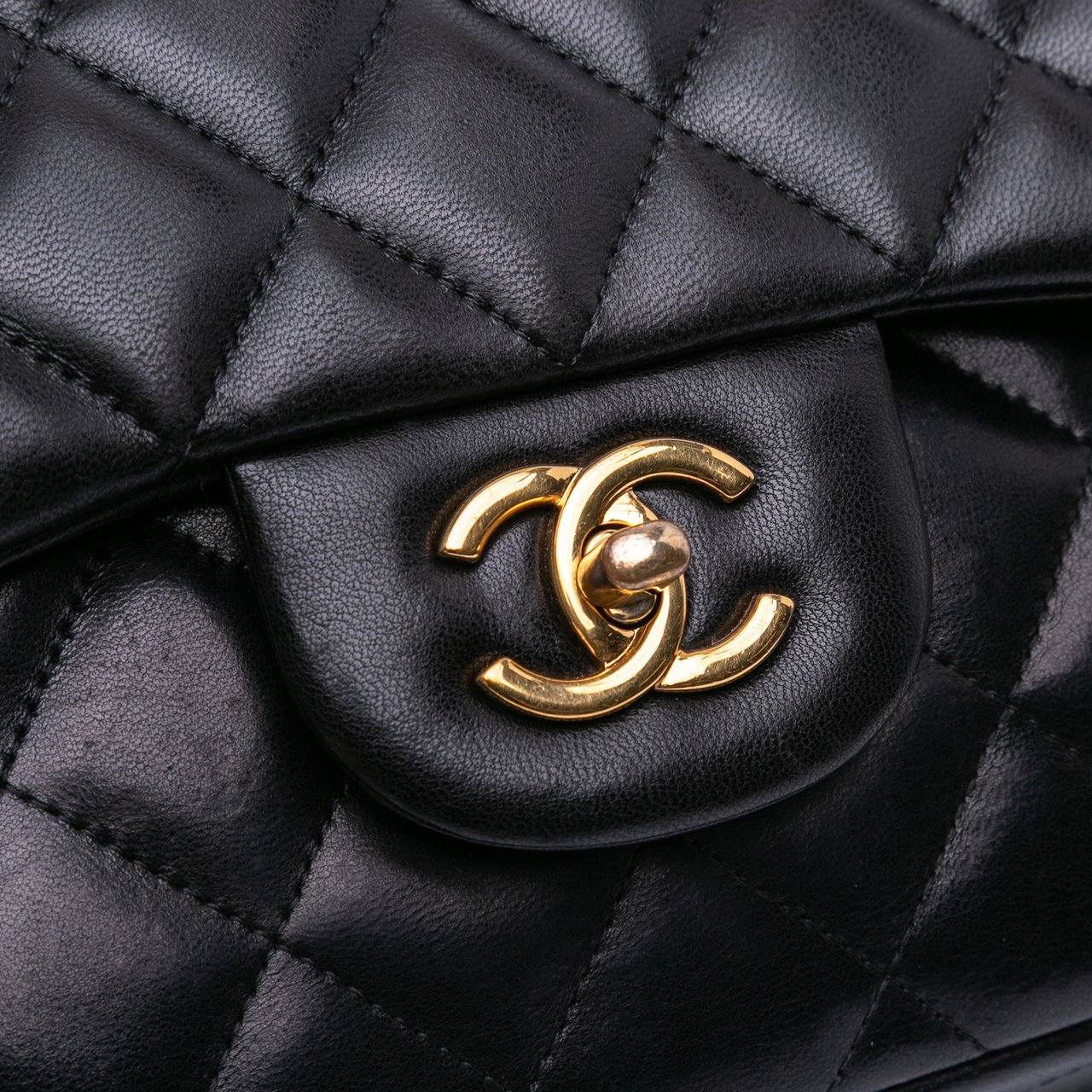 Chanel Jumbo Classic Lambskin Double Flap Zwart