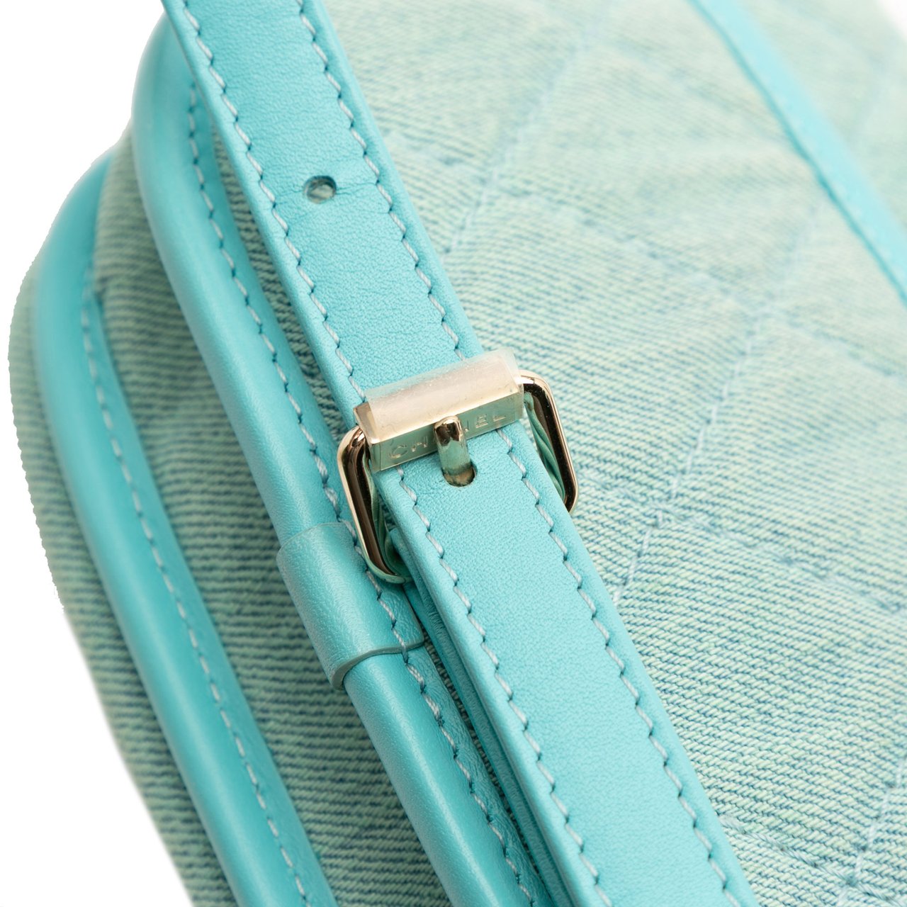 Chanel Mini CC Quilted Denim Messenger Flap Blauw