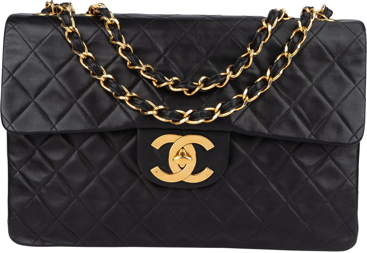 Chanel Chanel Quilted Lambskin 24K Gold Maxi Single Flap Crossbody Bag Zwart