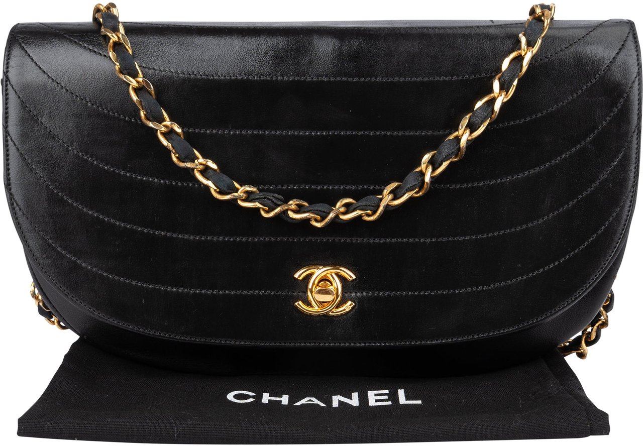 Chanel Chanel Lambskin Halfmoon Single Flap Shoulder Bag Zwart