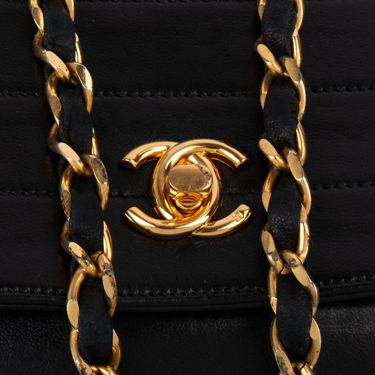 Chanel Chanel Lambskin Halfmoon Single Flap Shoulder Bag Zwart