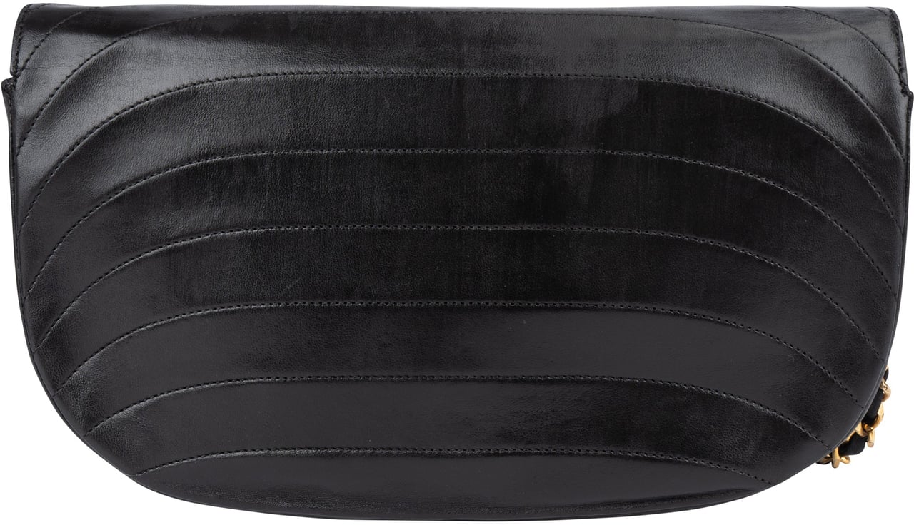 Chanel Chanel Lambskin Halfmoon Single Flap Shoulder Bag Zwart