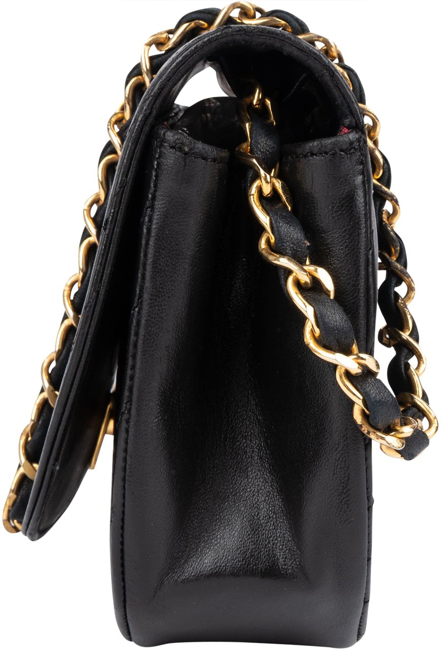 Chanel Chanel Lambskin Halfmoon Single Flap Shoulder Bag Zwart