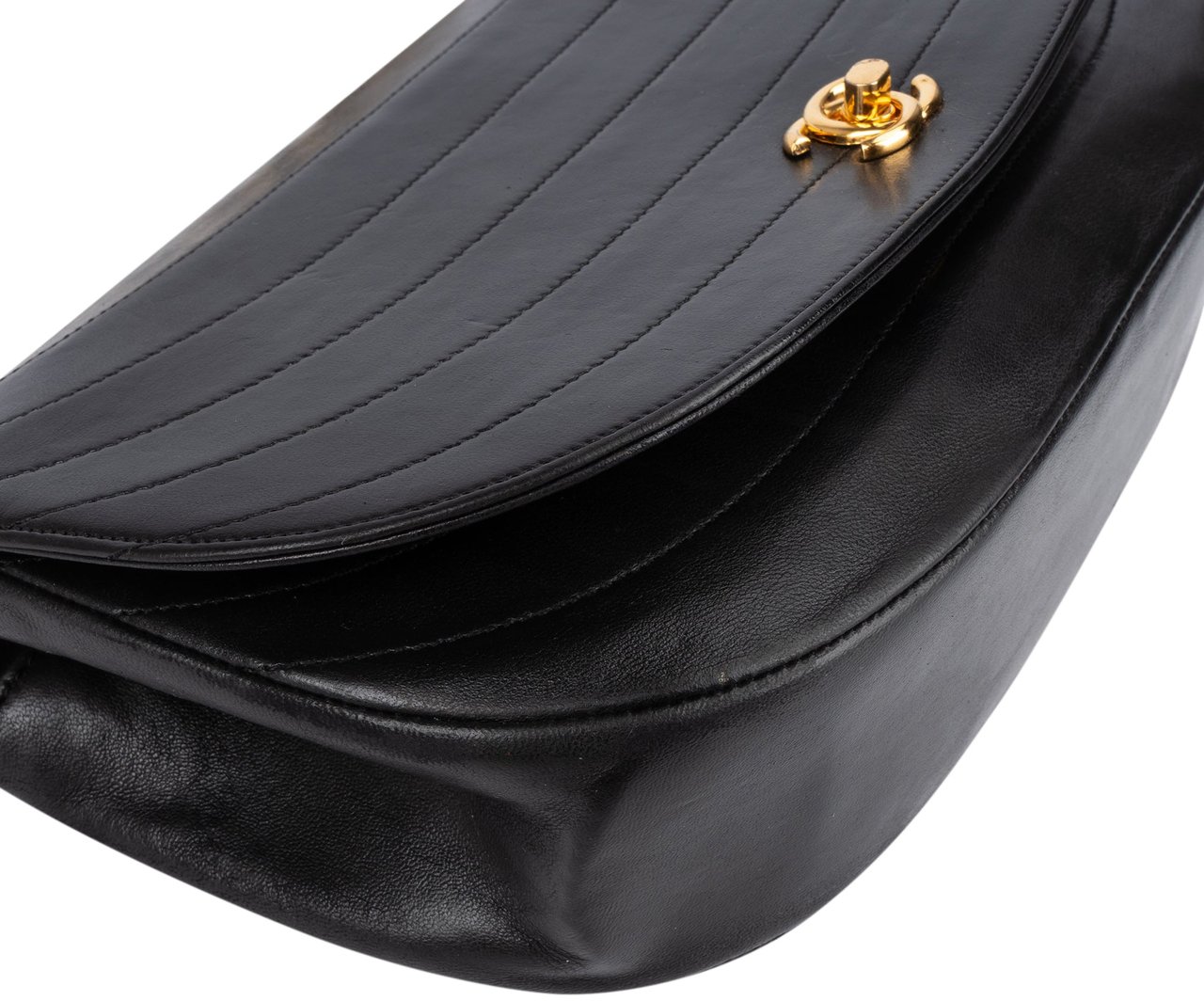 Chanel Chanel Lambskin Halfmoon Single Flap Shoulder Bag Zwart