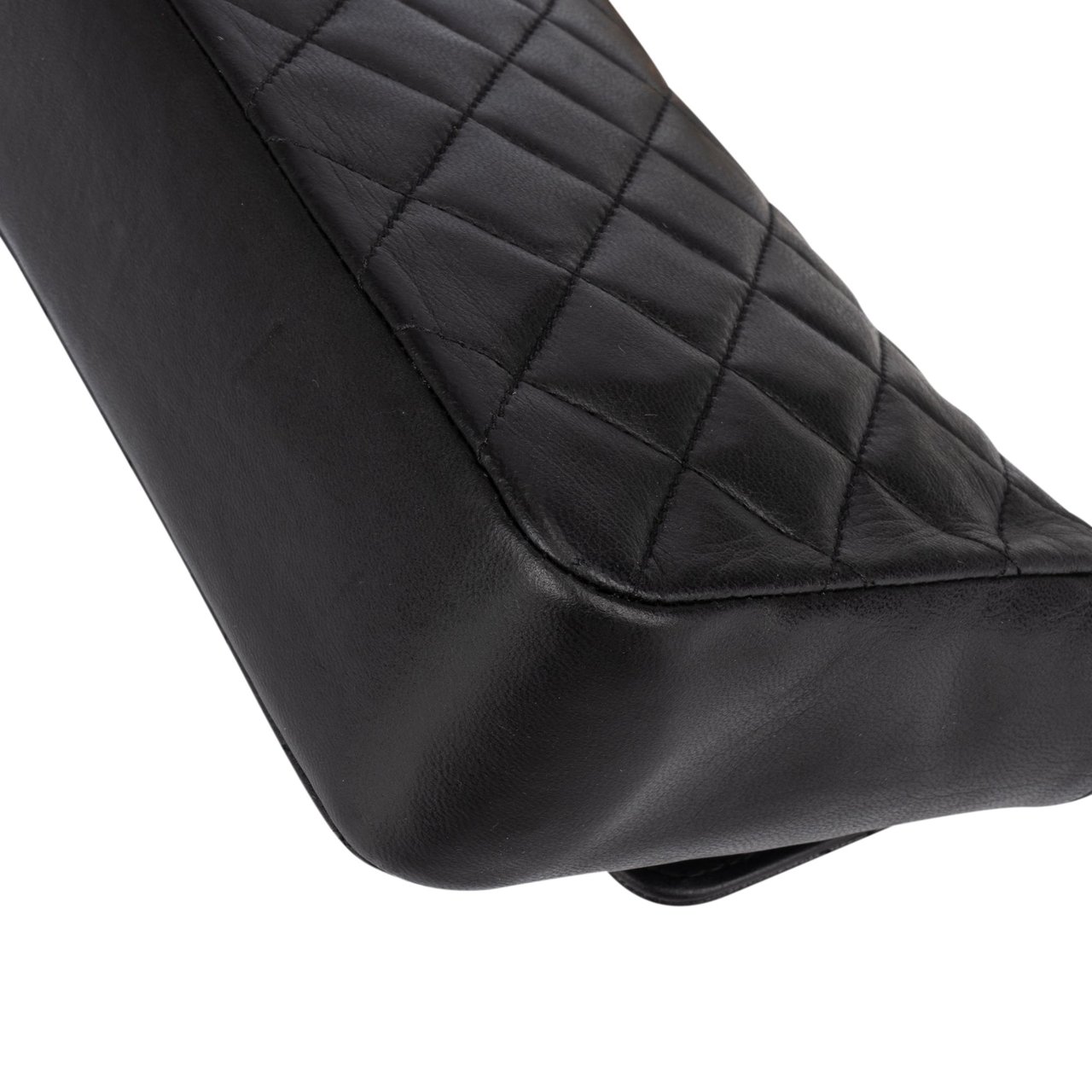 Chanel Chanel Quilted Lambskin 24K Gold Single Flap Crossbody Bag Zwart