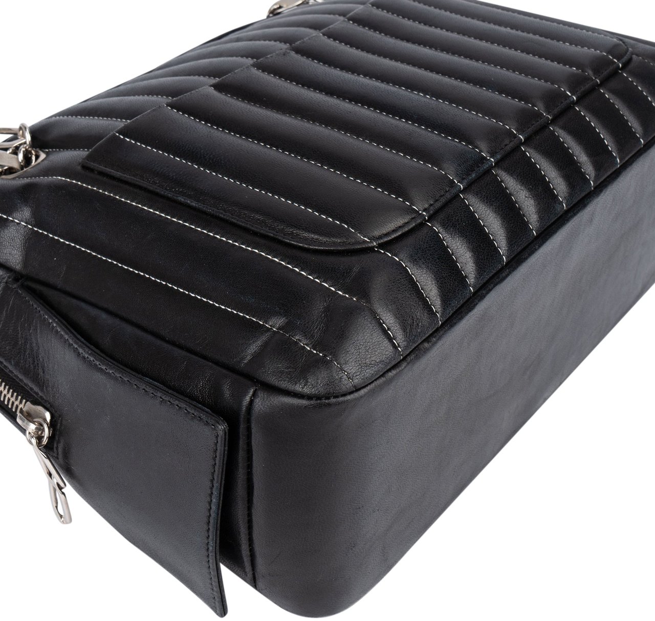 Chanel Chanel Quilted Lambskin Mademoiselle Ligne Shoulder Bag Zwart