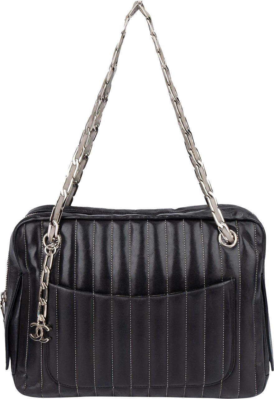Chanel Chanel Quilted Lambskin Mademoiselle Ligne Shoulder Bag Zwart