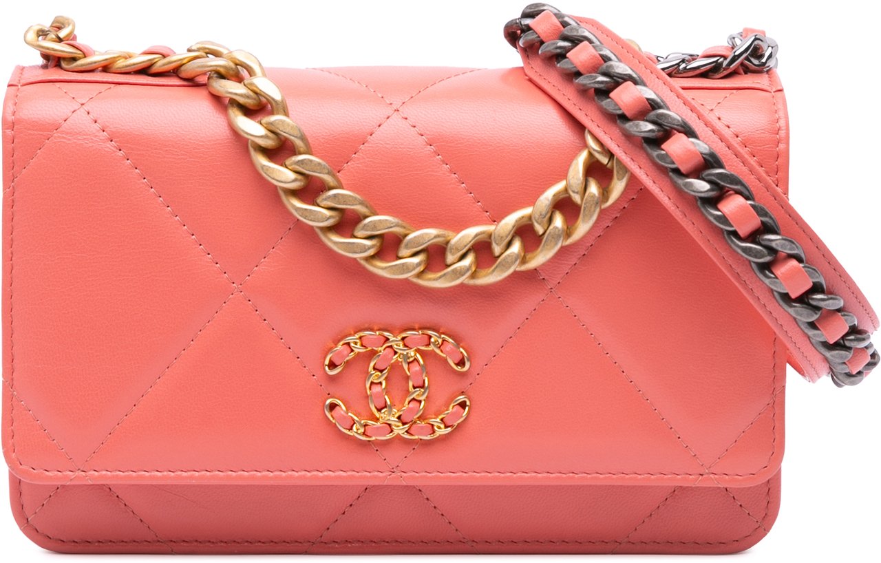 Chanel Quilted Lambskin 19 Wallet on Chain Roze