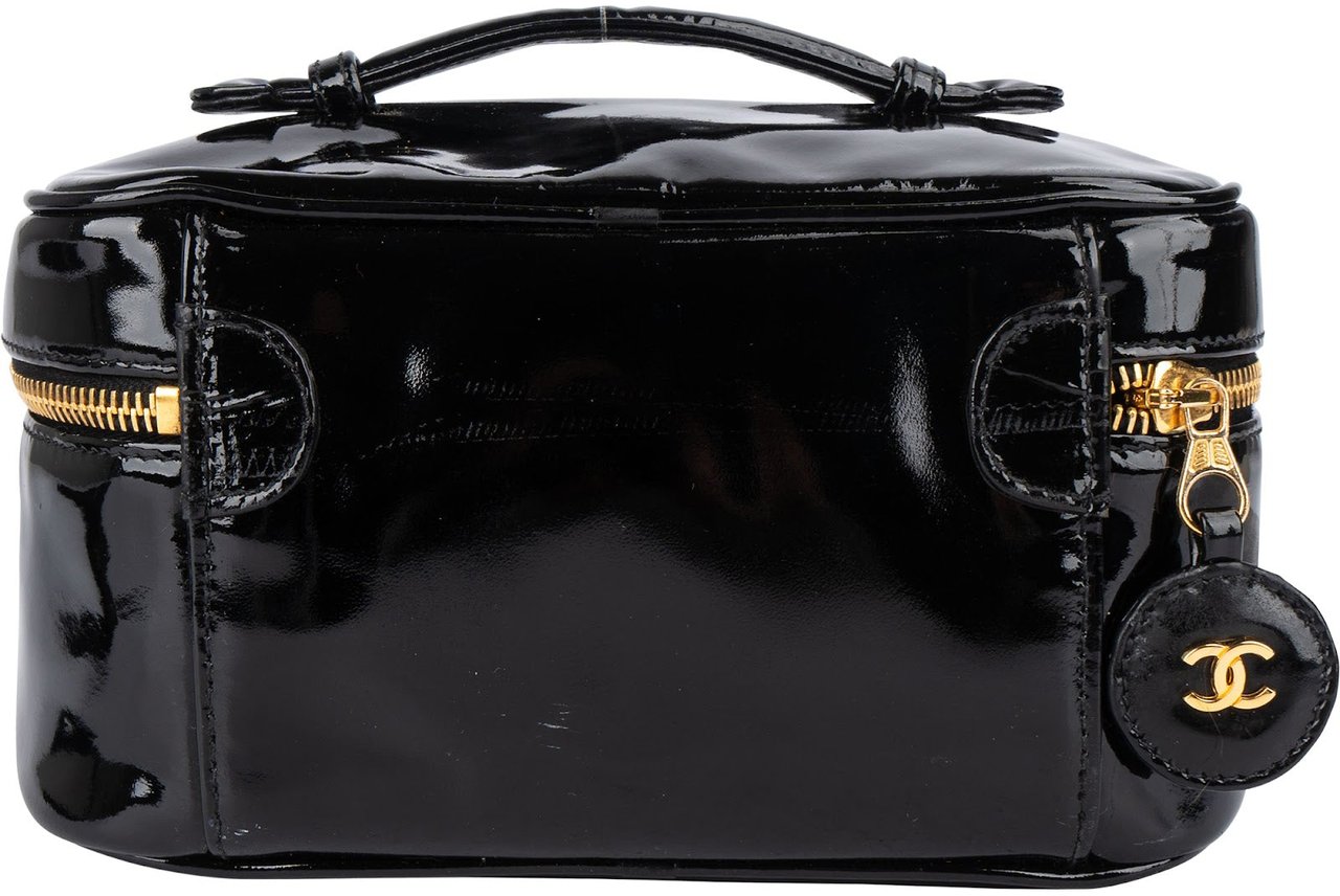Chanel Chanel Patent Leather CC Vanity Case Handbag Zwart
