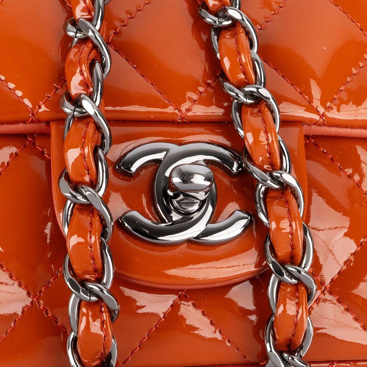 Chanel Chanel Quilted Patent Leather Single Flap Crossbody Bag Oranje