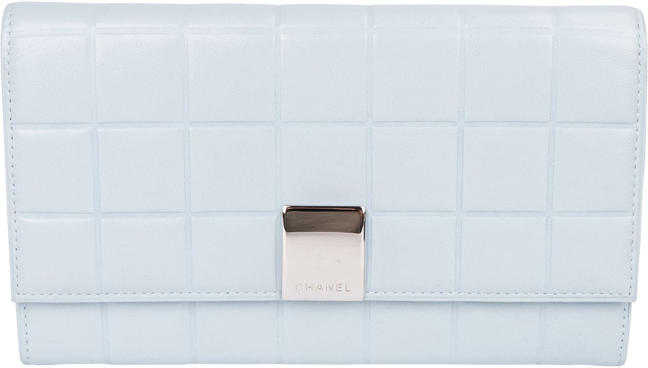 Chanel Chanel Quilted Leather Flap Wallet Lichtblauw