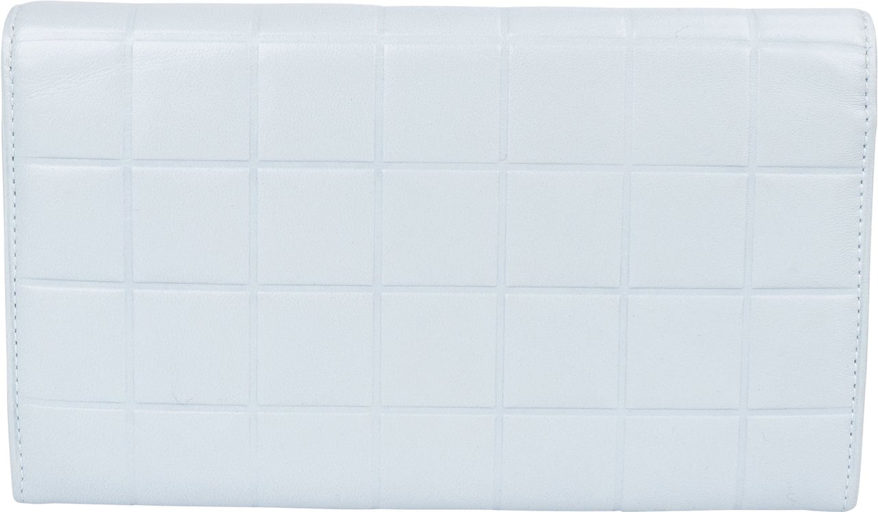 Chanel Chanel Quilted Leather Flap Wallet Lichtblauw