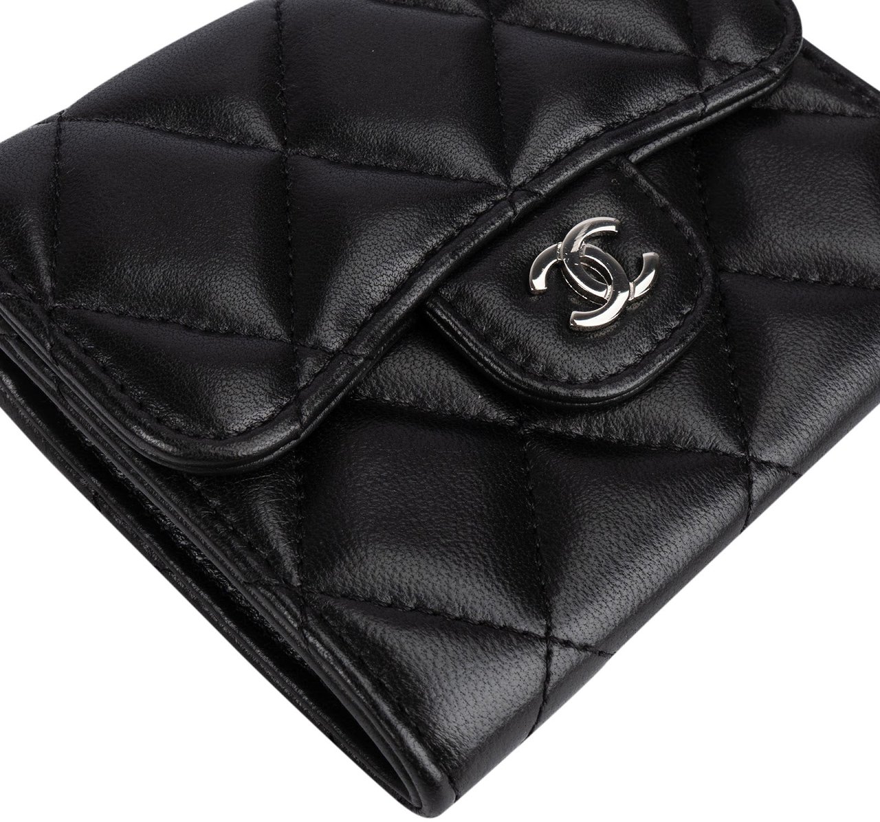 Chanel Chanel Quilted Lambskin CC Single Flap Wallet on Chain Zwart