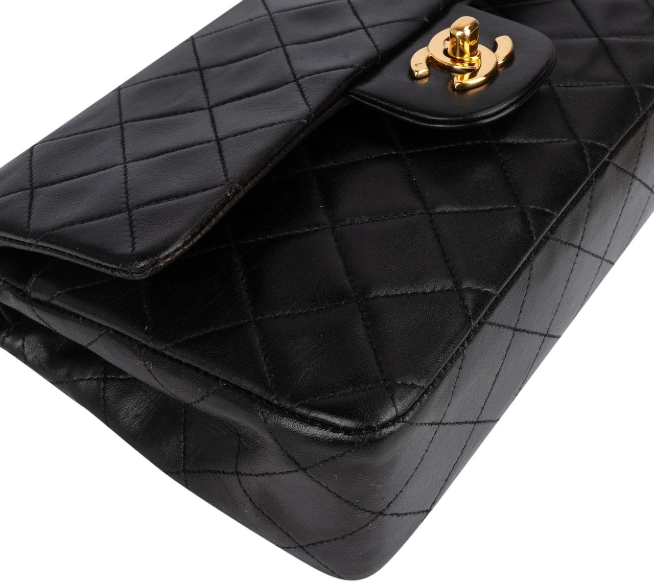 Chanel Chanel Quilted Lambskin 24K Gold Small Double Flap Crossbody Bag Zwart