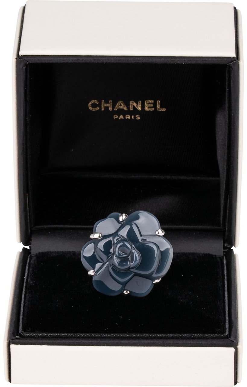 Chanel Chanel Fine Jewelry Camelia Blue Ceramic 750 Whitegold Ring (#51) Blauw