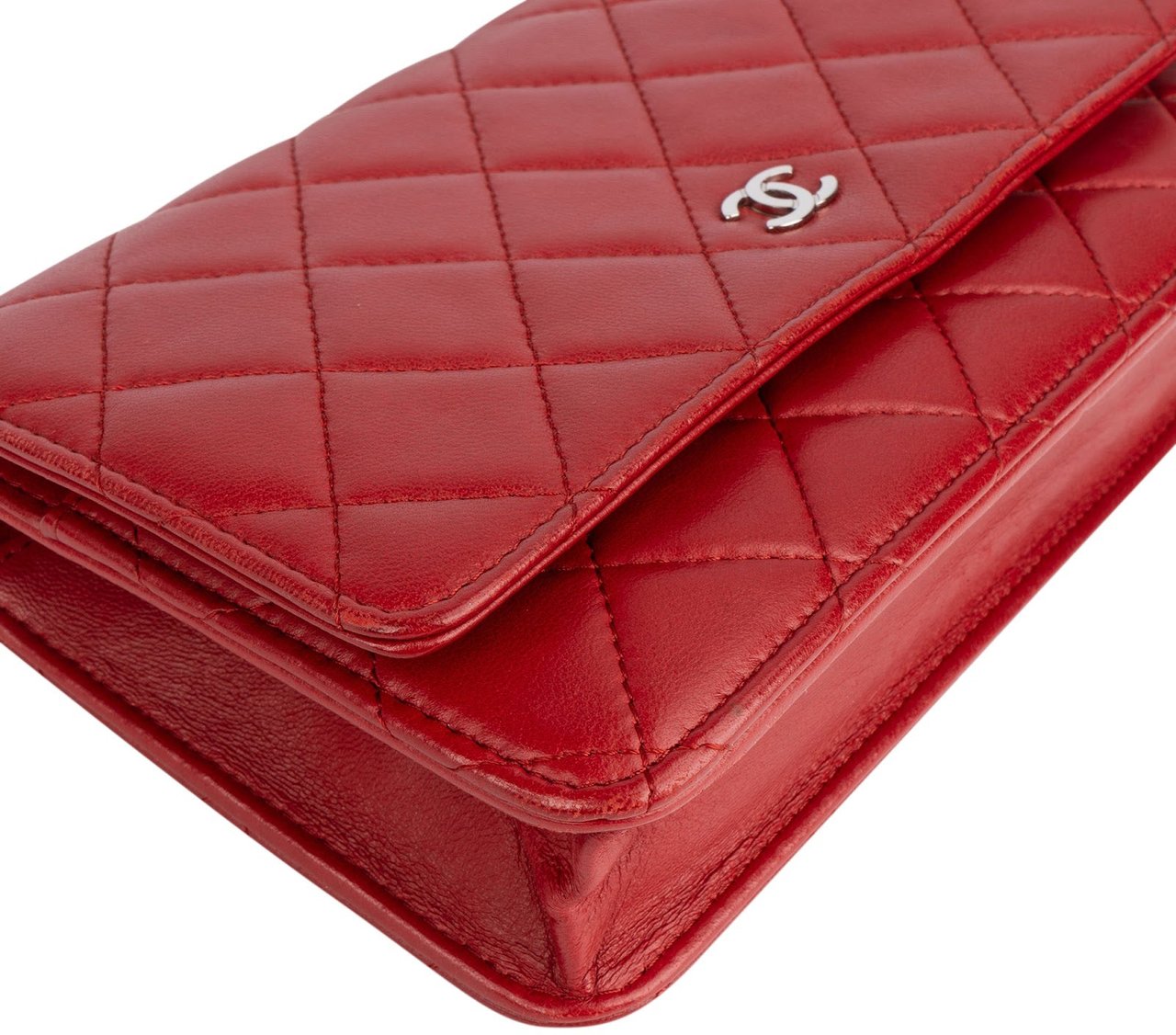 Chanel Quilted Lambskin Wallet on Chain Crossbody Bag Rood