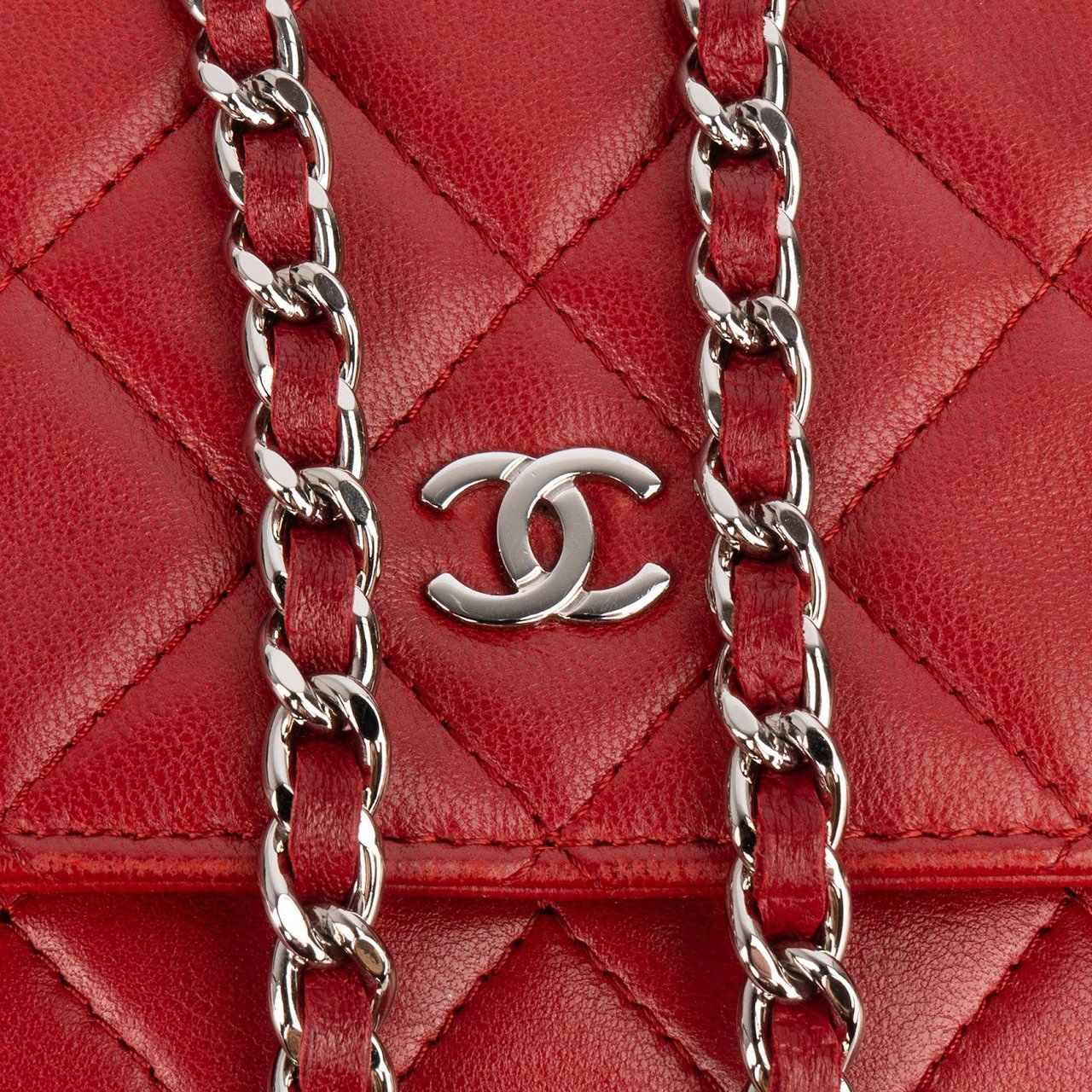 Chanel Quilted Lambskin Wallet on Chain Crossbody Bag Rood