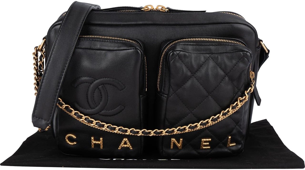 Chanel Chanel Quilted Lambskin CC Multi-Pocket Camera Crossbody Bag Zwart