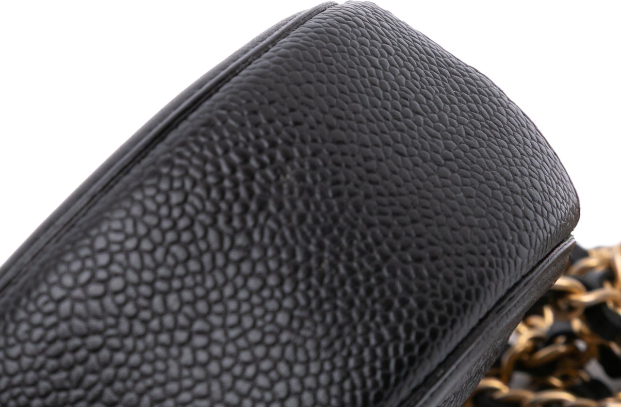 Chanel Caviar CC Filigree Round Clutch with Chain Zwart