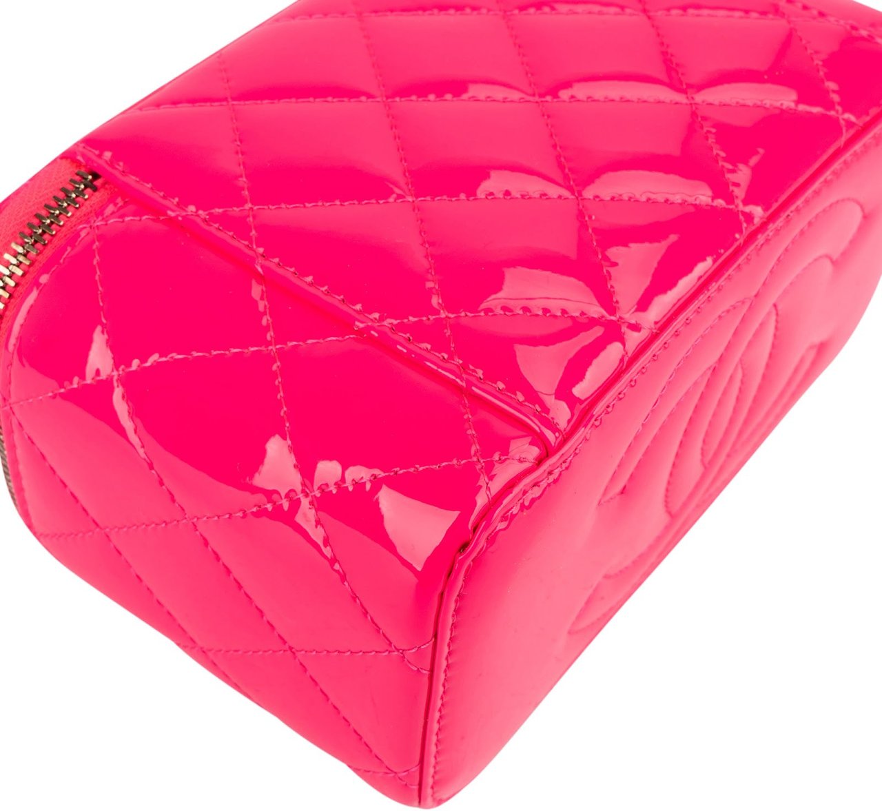 Chanel Chanel Pink Quilted Patent Leather Small Vanity Case Crossbody Bag Rood