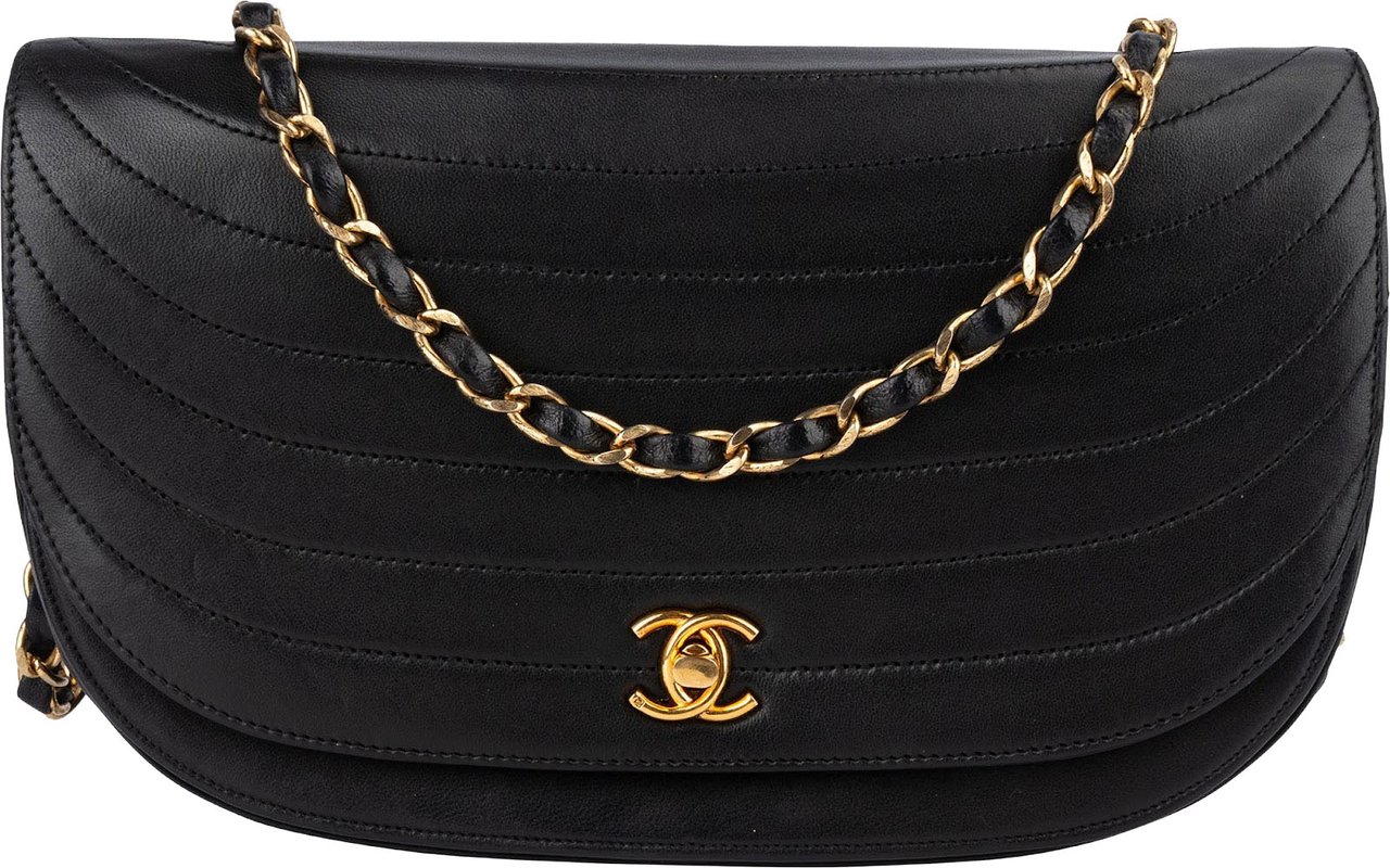 Chanel Chanel Quilted Lambskin 24K Gold Half Moon Single Flap Shoulder Bag Zwart