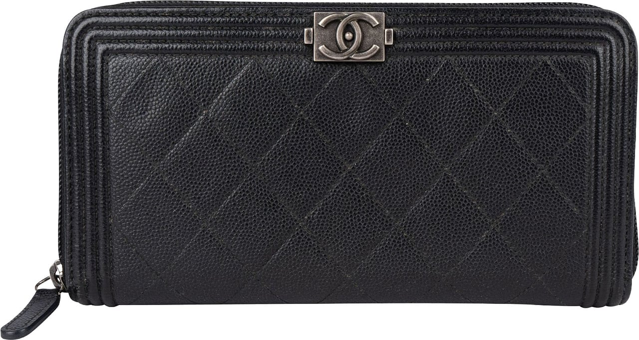 Chanel Chanel Caviar Leather Quilted Small Boy Zip Around Wallet Zwart