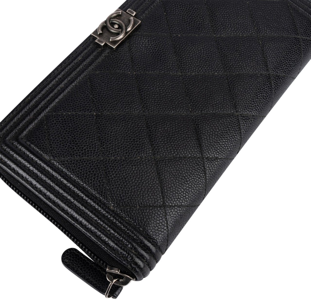 Chanel Caviar Leather Quilted Small Boy Zip Around Wallet Zwart