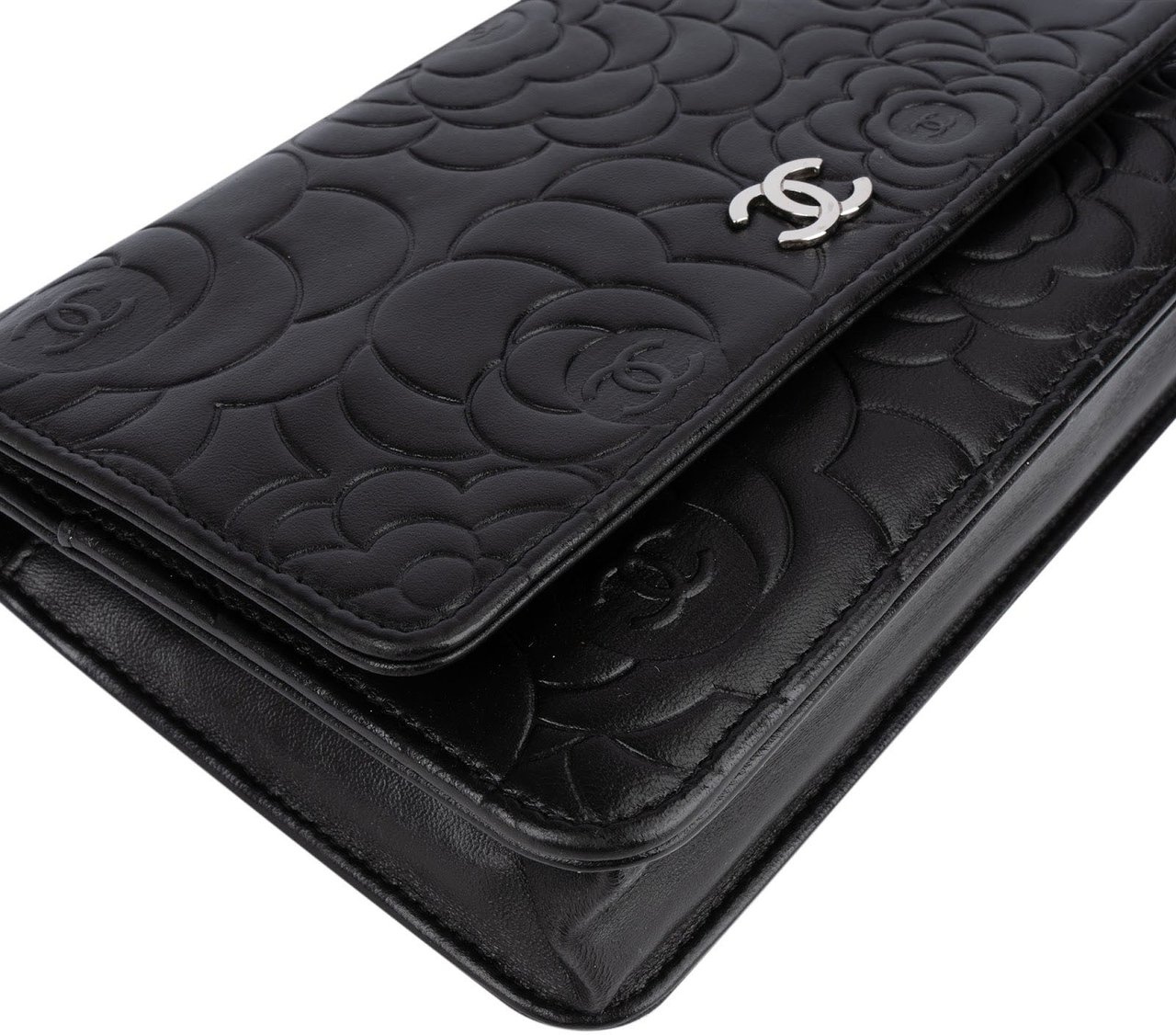 Chanel Chanel Lambskin Camellia Leather Wallet on Chain Crossbody Bag Zwart