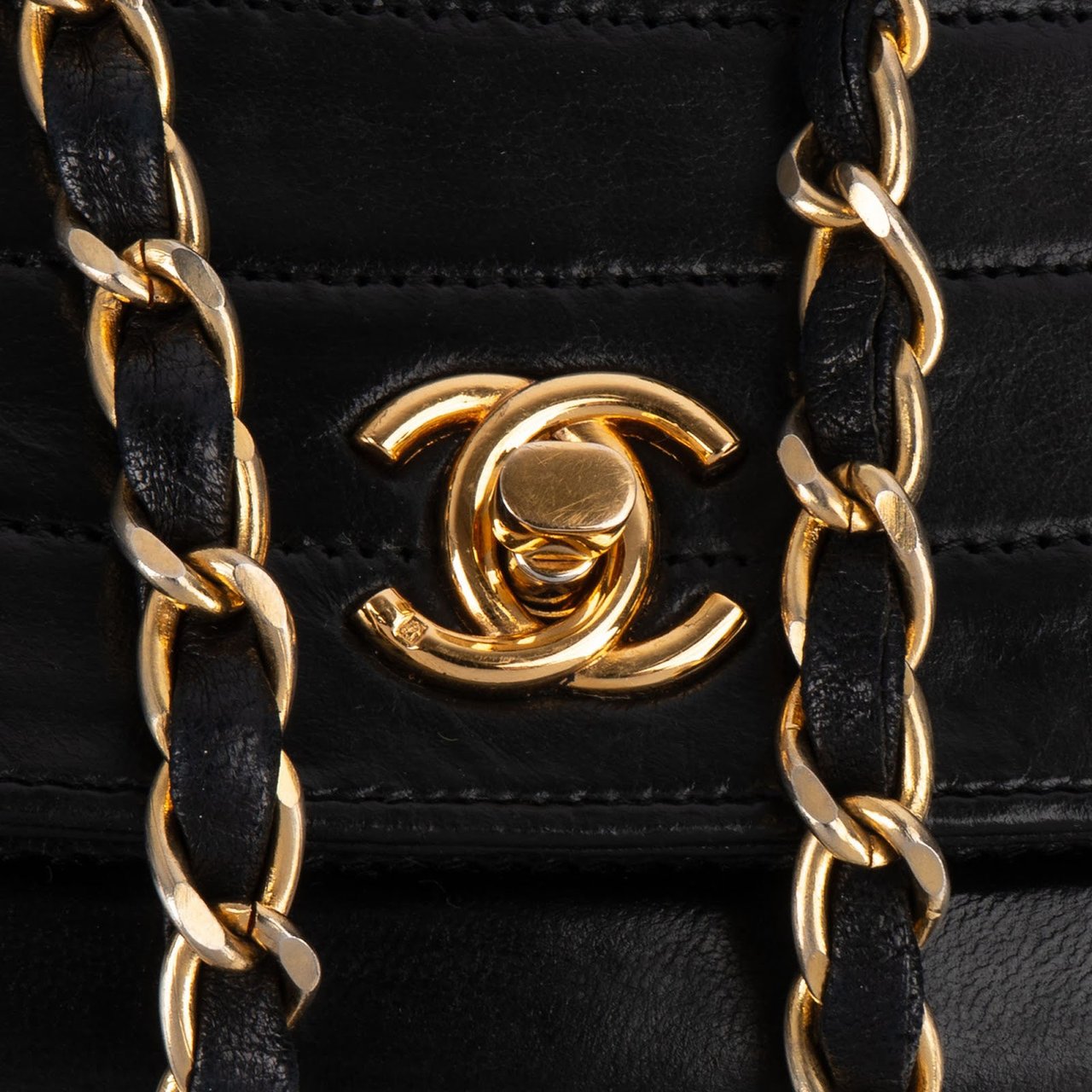 Chanel Quilted Lambskin 24K Gold Half Moon Single Flap Shoulder Bag Zwart