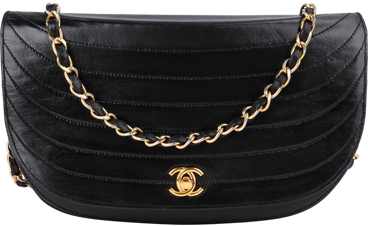 Chanel Quilted Lambskin 24K Gold Half Moon Single Flap Shoulder Bag Zwart