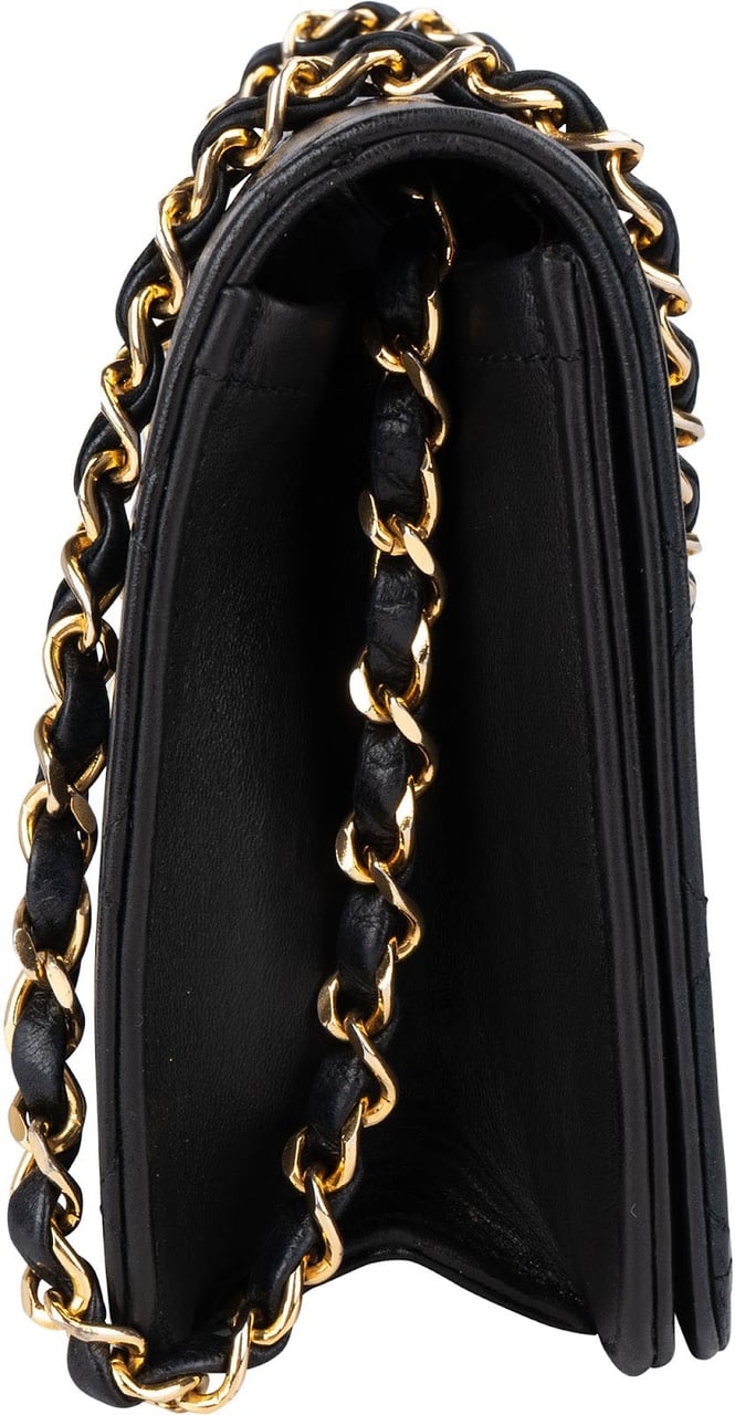 Chanel Chanel Quilted Lambskin 24K Gold Single Flap Shoulder Bag Zwart