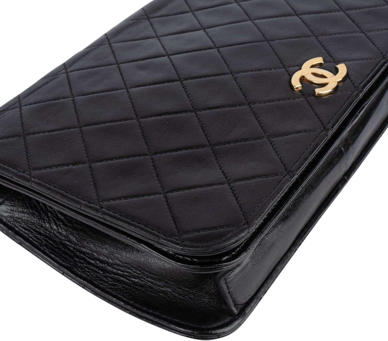 Chanel Chanel Quilted Lambskin CC Single Flap Crossbody Bag Zwart