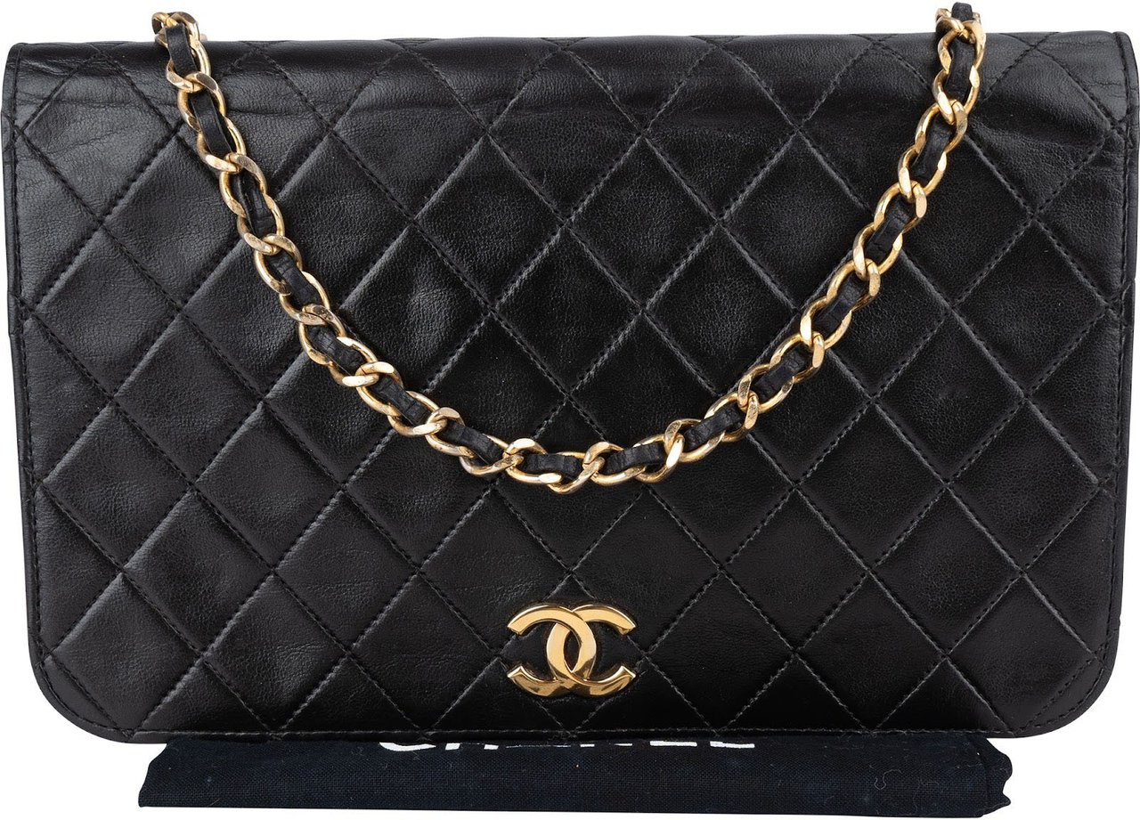 Chanel Chanel Quilted Lambskin CC Single Flap Crossbody Bag Zwart