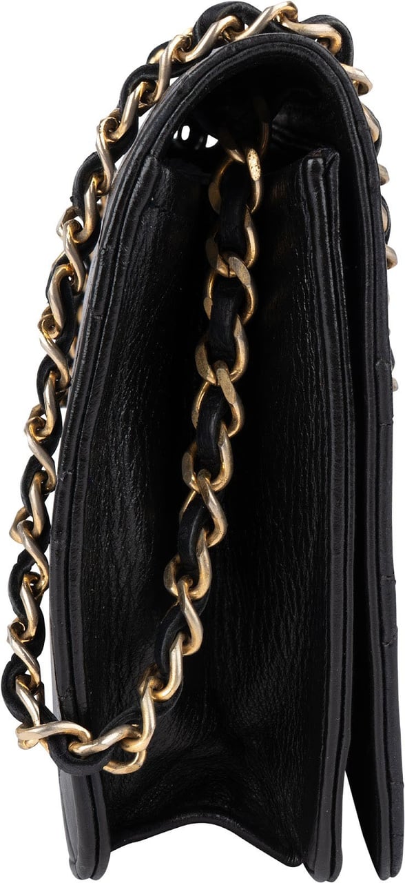 Chanel Chanel Quilted Lambskin CC Single Flap Crossbody Bag Zwart