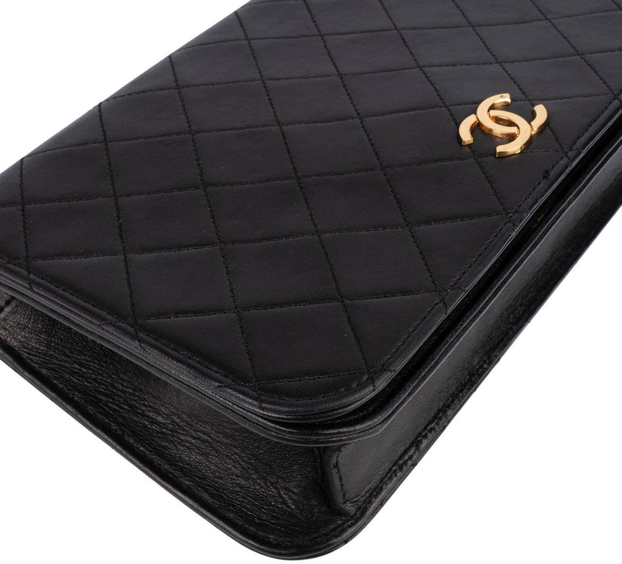 Chanel Chanel Quilted Lambskin 24K Gold Single Flap Shoulder Bag Zwart